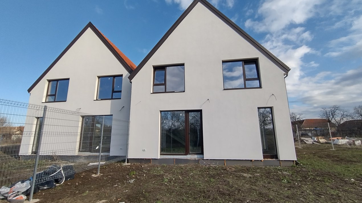 Duplex 4 camere de vanzare, Sacalaz - toate utilitatiile 22, foxfort.ro