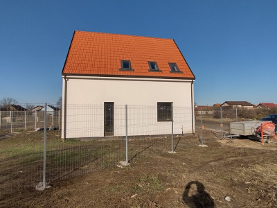 Duplex 4 camere de vanzare, Sacalaz - toate utilitatiile imagine mica 2, foxfort.ro