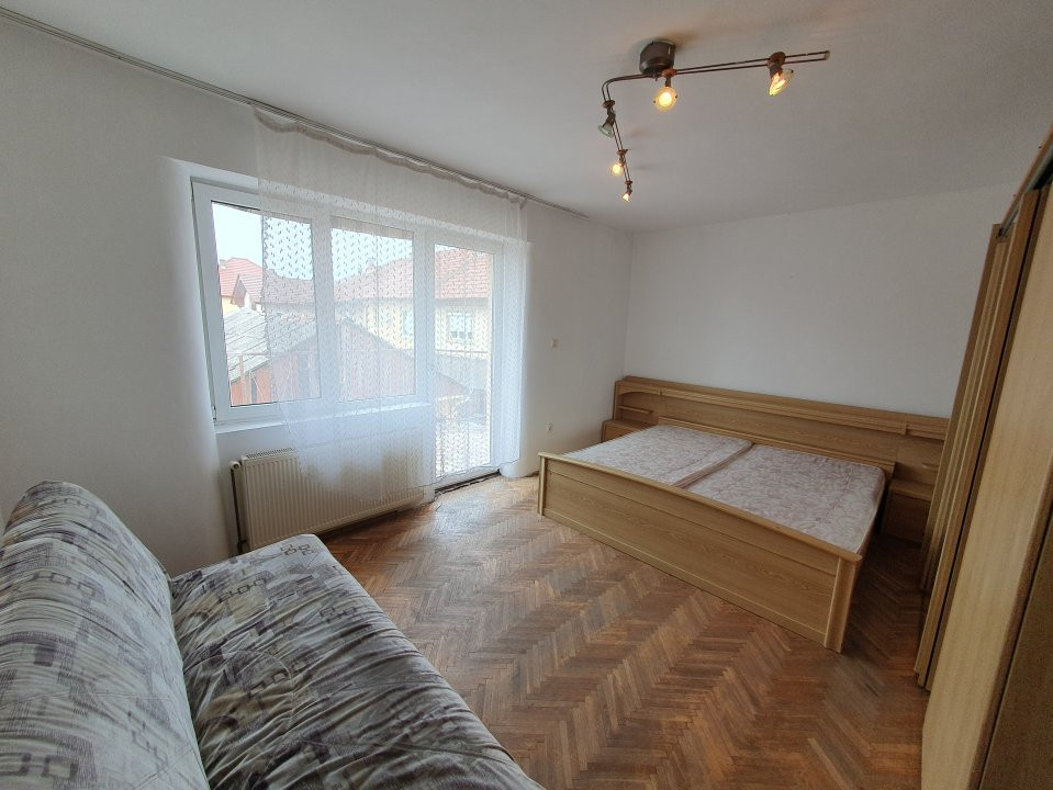 Casa individuala cu 6 camere si teren de 500 mp - zona Kiriac 13, foxfort.ro