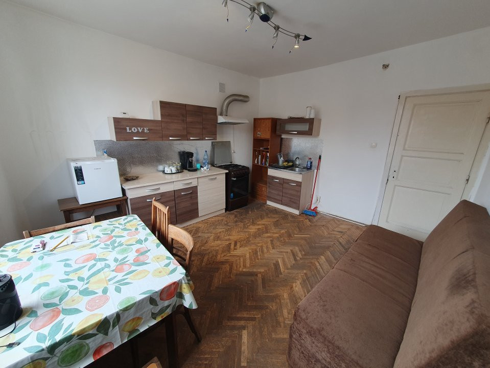 Casa individuala cu 6 camere si teren de 500 mp - zona Kiriac 22, foxfort.ro