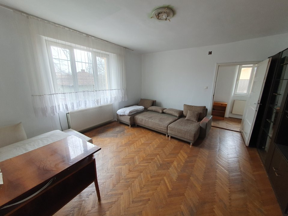 Casa individuala cu 6 camere si teren de 500 mp - zona Kiriac 24, foxfort.ro