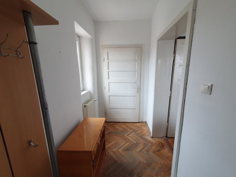 Casa individuala cu 6 camere si teren de 500 mp - zona Kiriac 27, foxfort.ro