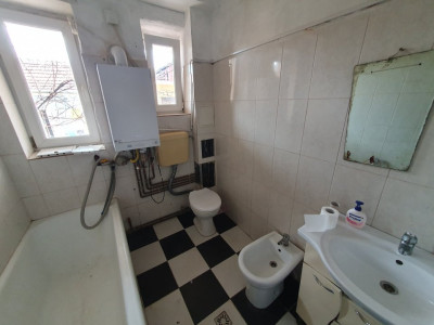 Casa individuala cu 6 camere si teren de 500 mp - zona Kiriac imagine mica 8, foxfort.ro