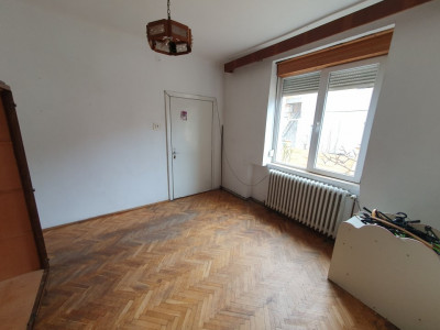 Casa individuala cu 6 camere si teren de 500 mp - zona Kiriac imagine mica 28, foxfort.ro