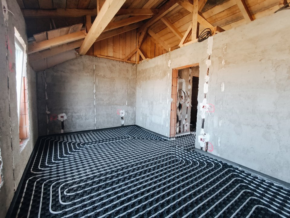 Duplex 4 camere si teren de 300 mp - zona Mosnita Veche  6, foxfort.ro