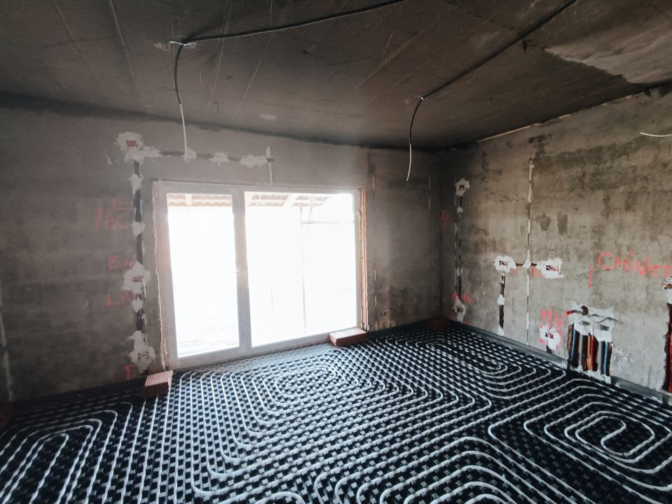 Duplex 4 camere si teren de 300 mp - zona Mosnita Veche  10, foxfort.ro