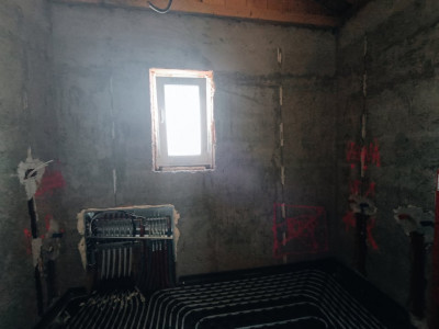 Duplex 4 camere si teren de 300 mp - zona Mosnita Veche imagine mica 8, foxfort.ro