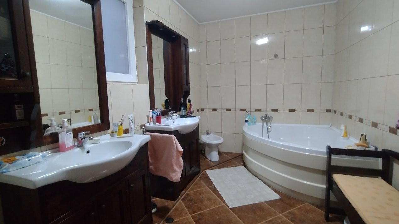Casa individuala de vanzare, zona Mircea cel Batran - Garaj si pivnita 10, foxfort.ro
