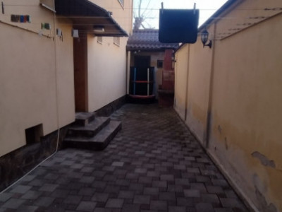 Casa individuala de vanzare, zona Mircea cel Batran - Garaj si pivnita imagine mica 2, foxfort.ro