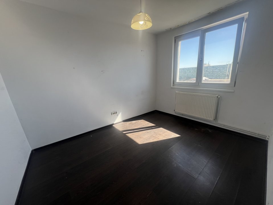 Apartament cu 3 camere decomandat, zona Girocului 4, foxfort.ro