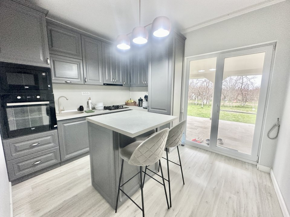 Casa individuala cu 4 camere complet mobilata - Albina 9, foxfort.ro