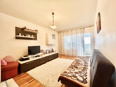 Apartament cu 3 camere, etaj 5 de vanzare, zona Lunei imagine mica 2, foxfort.ro