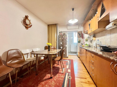 Apartament cu 3 camere, etaj 5 de vanzare, zona Lunei imagine mica 5, foxfort.ro