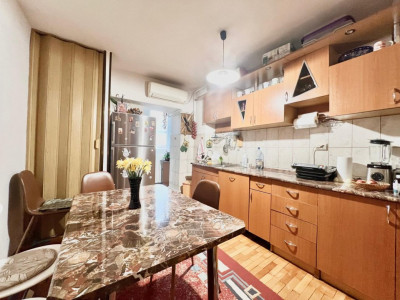 Apartament cu 3 camere, etaj 5 de vanzare, zona Lunei imagine mica 6, foxfort.ro