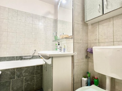 Apartament cu 3 camere, etaj 5 de vanzare, zona Lunei imagine mica 8, foxfort.ro