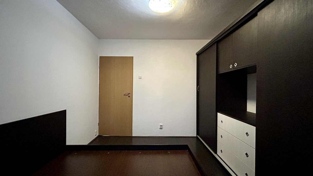 Apartament cu 3 camere si 2 bai, zona Lipovei 4, foxfort.ro