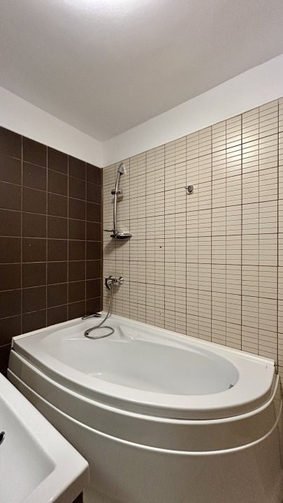 Apartament cu 3 camere si 2 bai, zona Lipovei 9, foxfort.ro