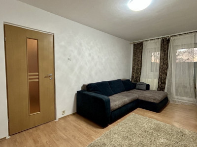 Apartament cu 3 camere si 2 bai, zona Lipovei