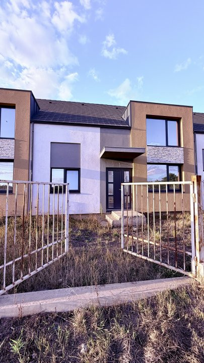 Casa tip triplex, cu 2 camere, de vanzare in Sanandrei. 1, foxfort.ro