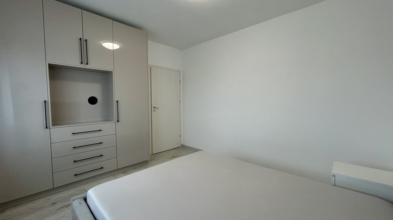 Duplex cu 4 camere de inchiriat, cu 2 locuri de parcare - zona Ghiroda 6, foxfort.ro