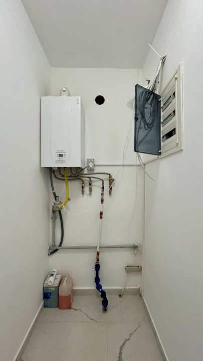 Duplex cu 4 camere de inchiriat, cu 2 locuri de parcare - zona Ghiroda 14, foxfort.ro