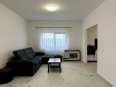 Duplex cu 4 camere de inchiriat, cu 2 locuri de parcare - zona Ghiroda