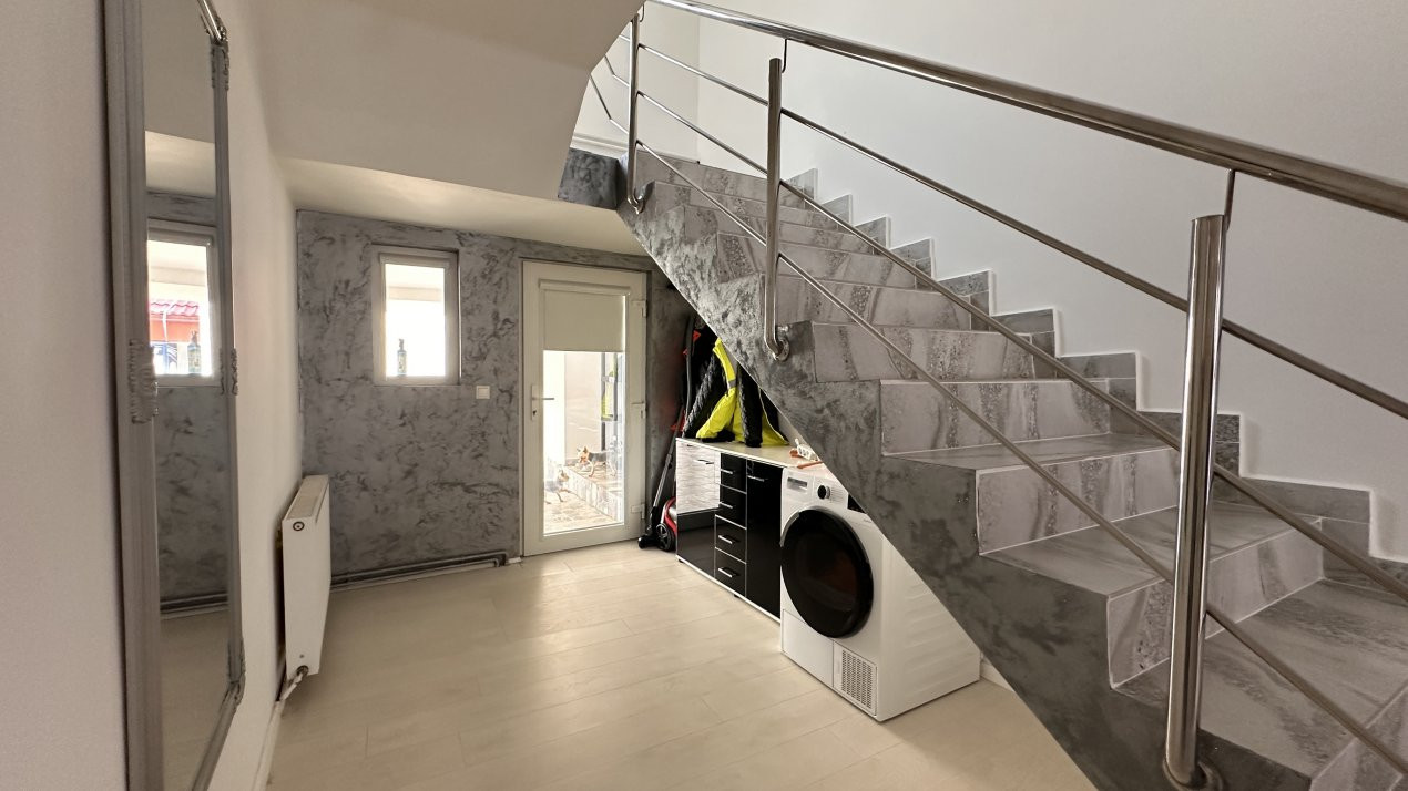 Casa individuala 8 camere, 400 mp, in Mosnita Noua vatra satului 8, foxfort.ro