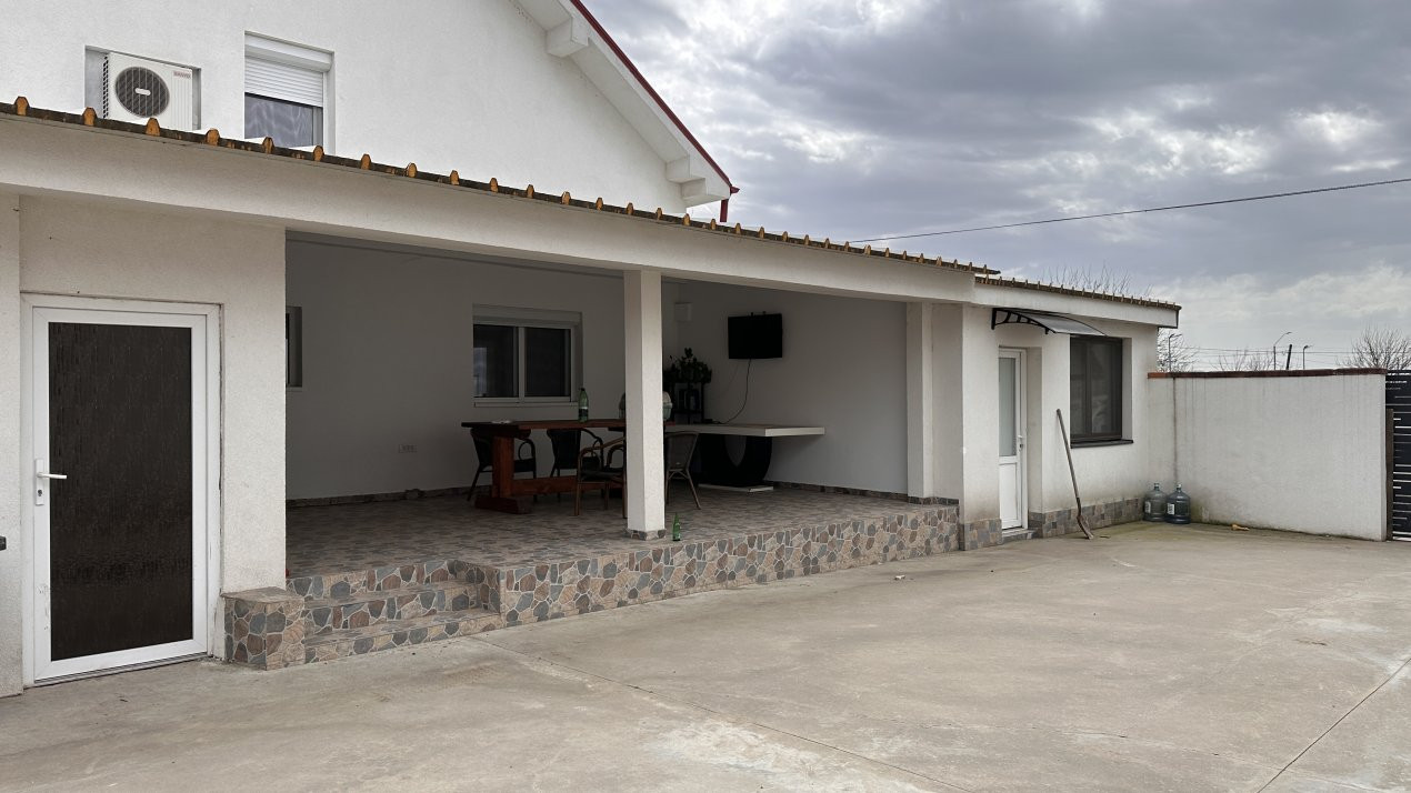 Casa individuala 8 camere, 400 mp, in Mosnita Noua vatra satului 12, foxfort.ro