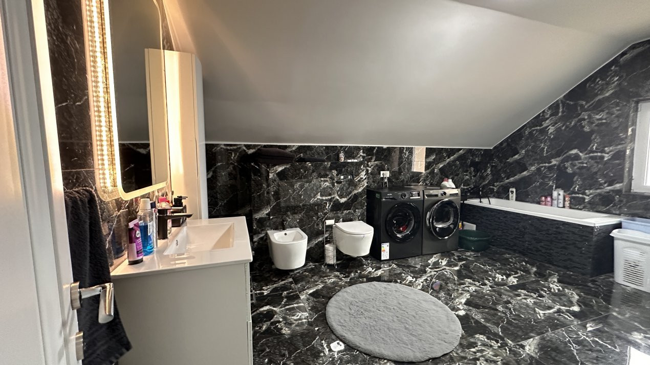 Casa individuala 8 camere, 400 mp, in Mosnita Noua vatra satului 22, foxfort.ro