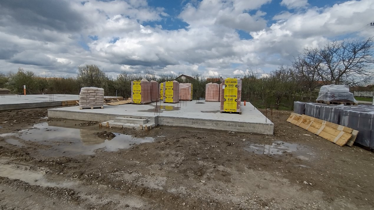 Duplex 3 camere despartit prin camera tehnica, Beregsau Mare - zona centrala 5, foxfort.ro