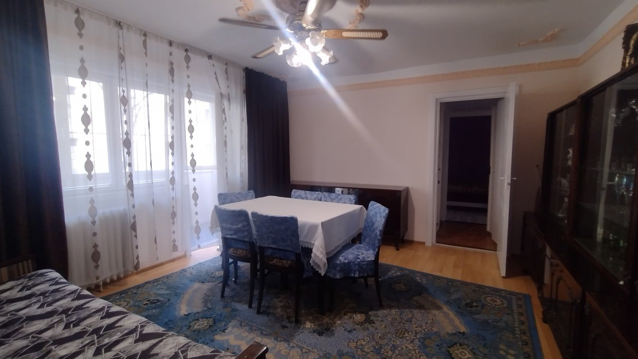 Apartament 3 camere 68 mp, zona Lipovei - Garaj  3, foxfort.ro