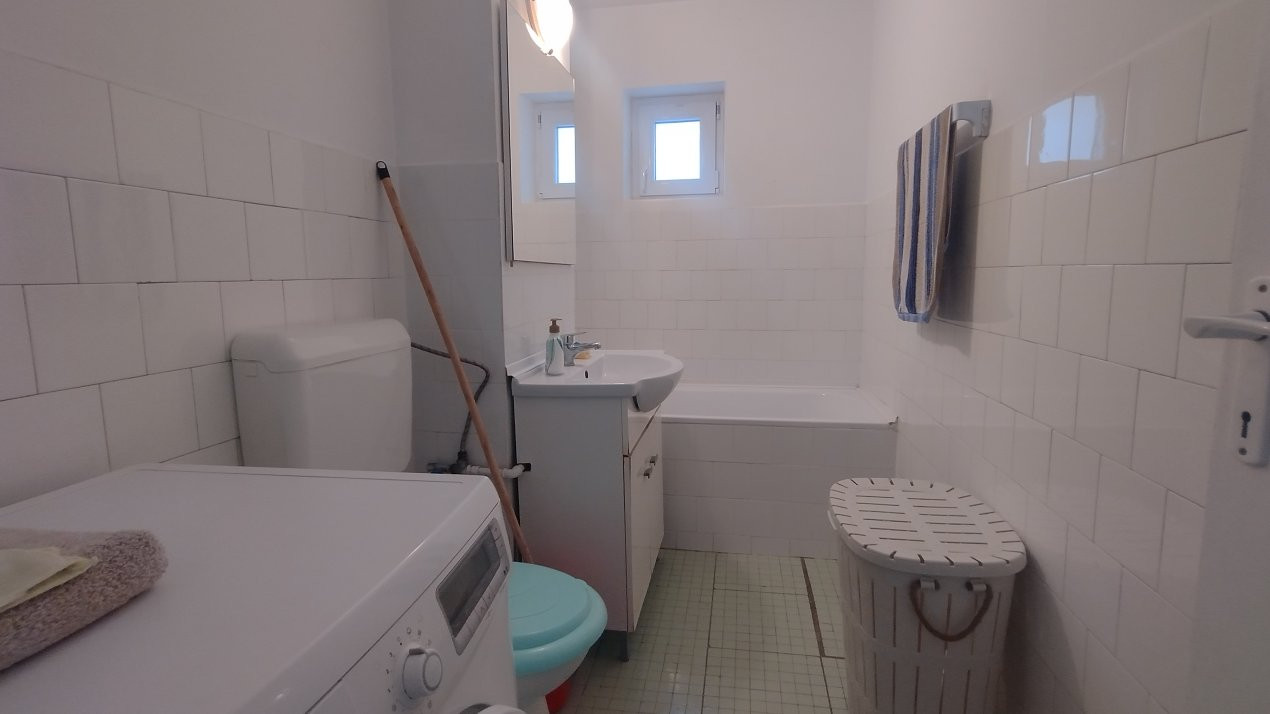 Apartament 3 camere 68 mp, zona Lipovei - Garaj  5, foxfort.ro