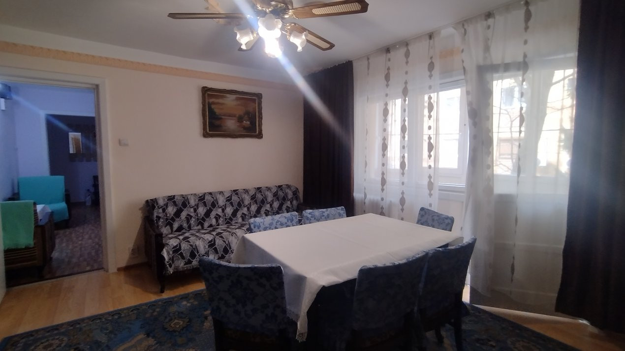 Apartament 3 camere 68 mp, zona Lipovei - Garaj  13, foxfort.ro