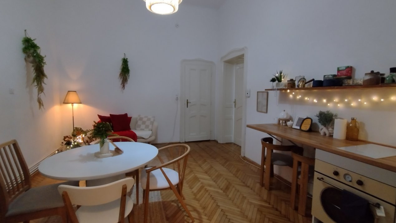 Apartament 3 camere, 104 mp zona ultracentral Piata Victoriei 3, foxfort.ro