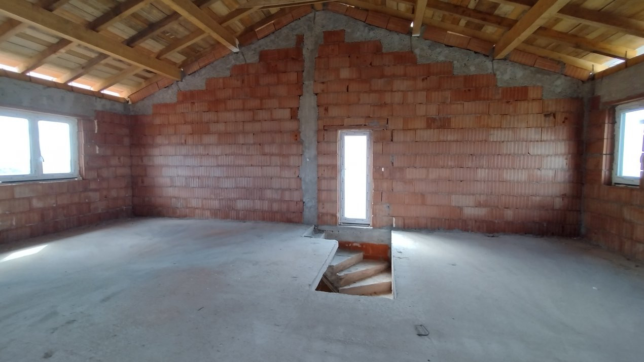 Casa individuala la ROSU, 5 camere, Sacalaz-Gaz si curent bransat 13, foxfort.ro