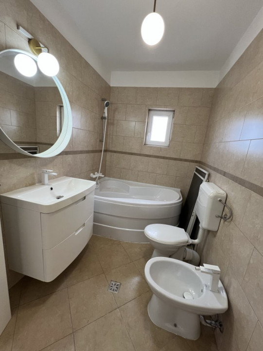 Apartament cu 3 camere, de vanzare, zona Dambovita 9, foxfort.ro