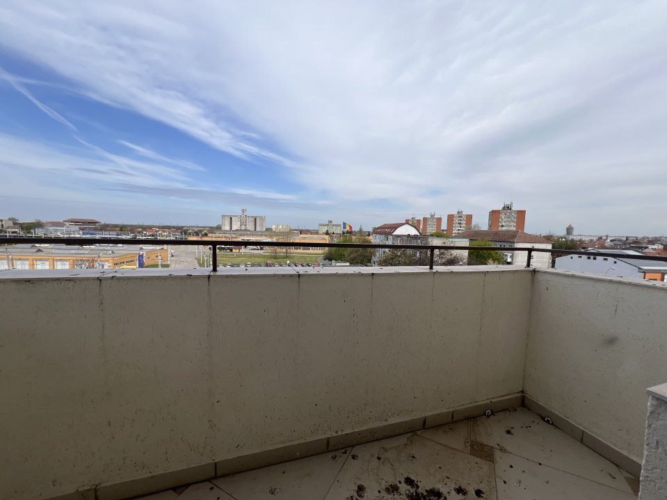 Apartament cu 3 camere, de vanzare, zona Dambovita 11, foxfort.ro