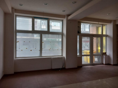 OPORTUNITATE DE INVESTITIE!!! SPATIU COMERCIAL CU VAD EXCELENT! imagine mica 5, foxfort.ro
