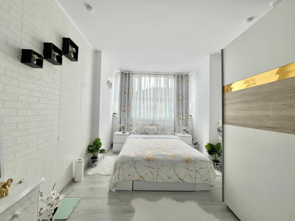 Apartament cu 3 camere, etaj 4 de vanzare, zona Spitalul Judetean 4, foxfort.ro