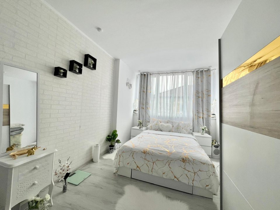 Apartament cu 3 camere, etaj 4 de vanzare, zona Spitalul Judetean 5, foxfort.ro