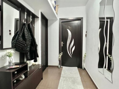 Apartament cu 3 camere, etaj 4 de vanzare, zona Spitalul Judetean imagine mica 12, foxfort.ro