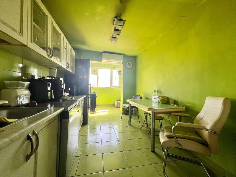 Apartament 4 camere de vanzare, zona Olimpia Stadion 1, foxfort.ro