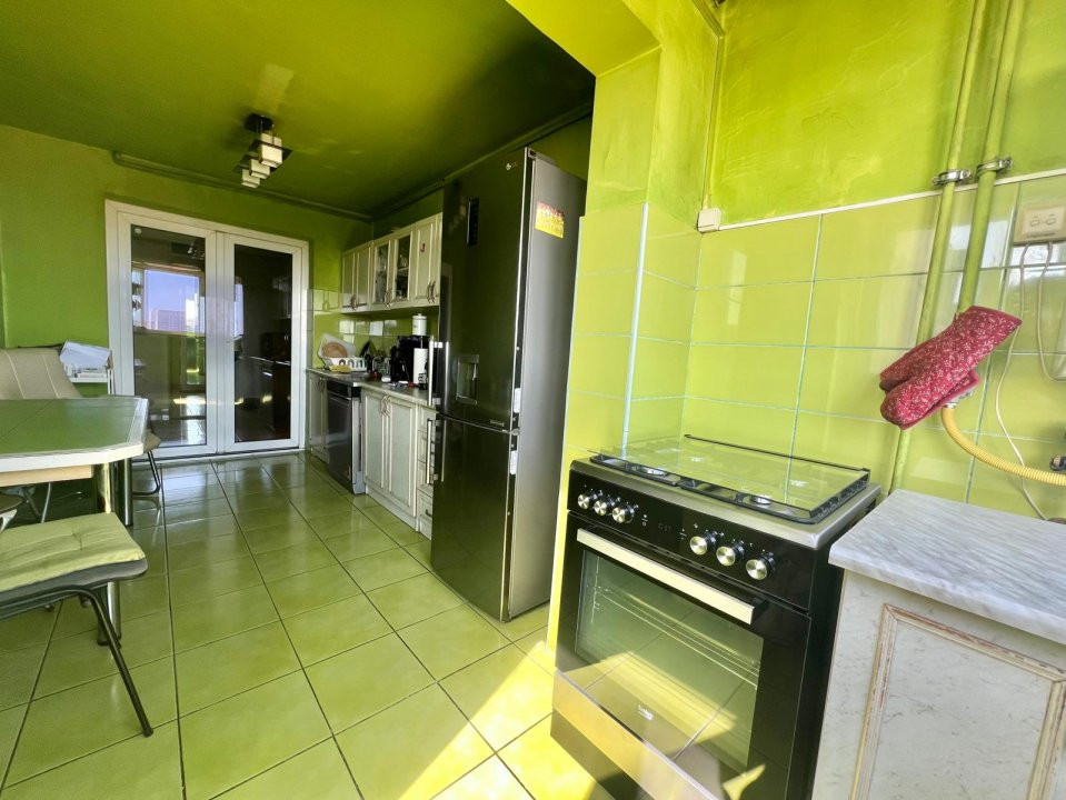 Apartament 4 camere de vanzare, zona Olimpia Stadion 2, foxfort.ro