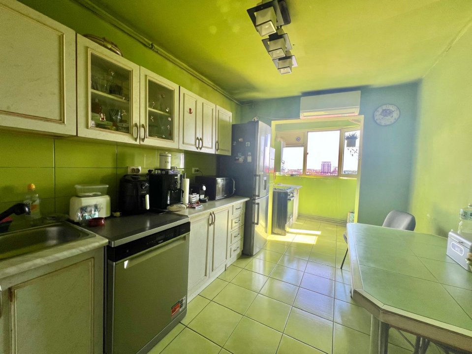 Apartament 4 camere de vanzare, zona Olimpia Stadion 3, foxfort.ro