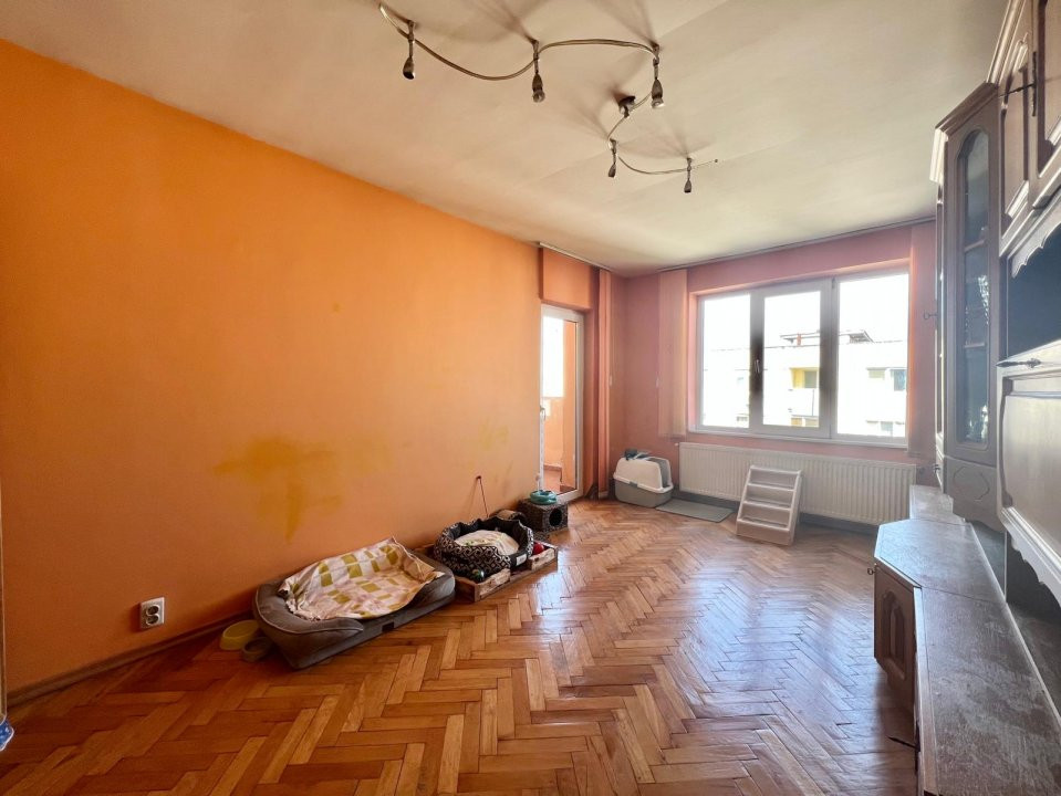 Apartament 4 camere de vanzare, zona Olimpia Stadion 8, foxfort.ro