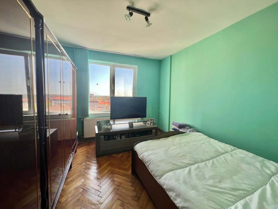 Apartament 4 camere de vanzare, zona Olimpia Stadion 11, foxfort.ro