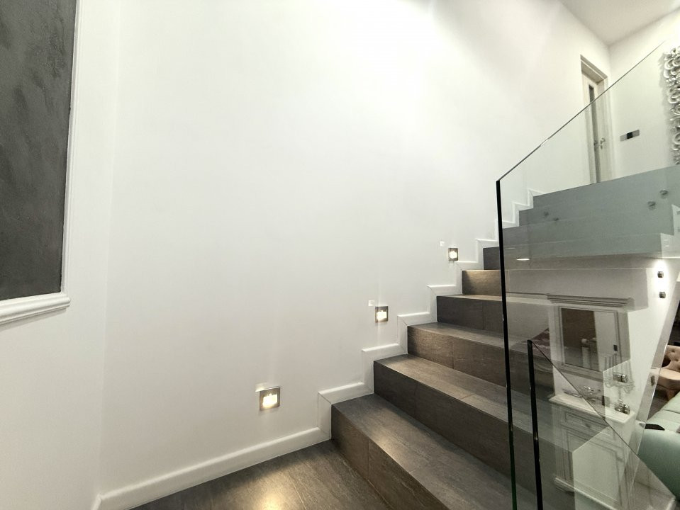 Duplex premium despartit prin camera tehnica, 4 camere, 3 bai in Dumbravita 18, foxfort.ro