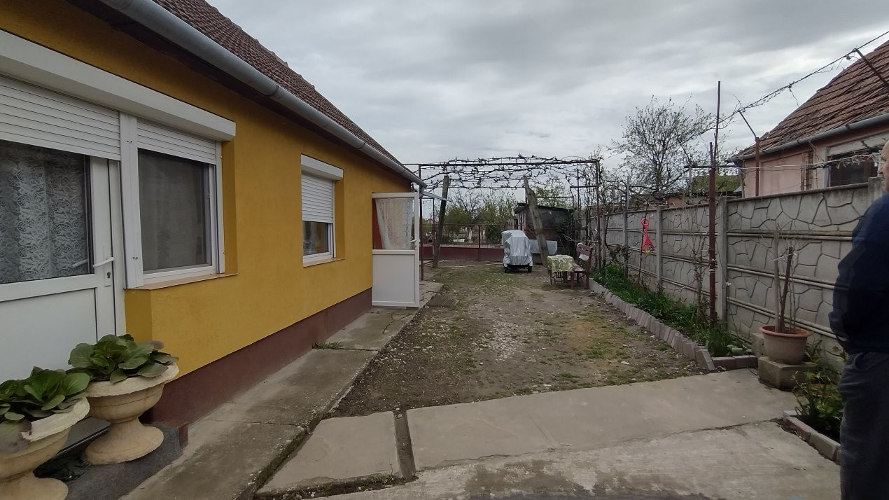 Casa individuala 3 camere, Sanmihaiu Roman - Anexe, 1062 mp teren 16, foxfort.ro