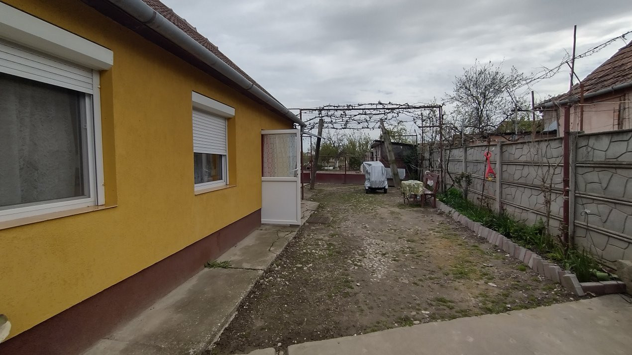 Casa individuala 3 camere, Sanmihaiu Roman - Anexe, 1062 mp teren 17, foxfort.ro