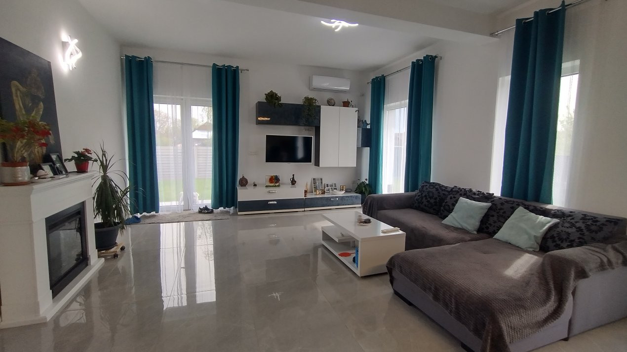 Casa individuala 4 camere, Sacalaz - zona Centrala 16, foxfort.ro